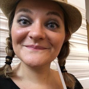 Meet your Posher, Lesley